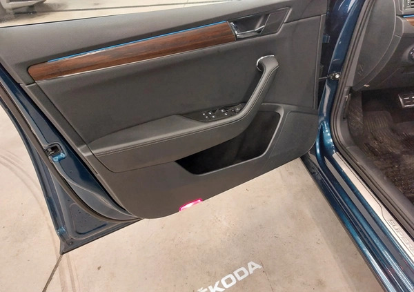 Skoda Superb cena 129900 przebieg: 191385, rok produkcji 2019 z Strzelno małe 704